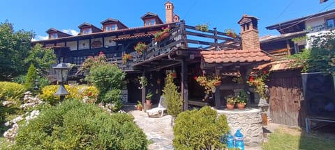 Property building, Spring, Garden, Garden view