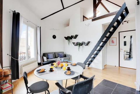 Living room, Seating area, Dining area