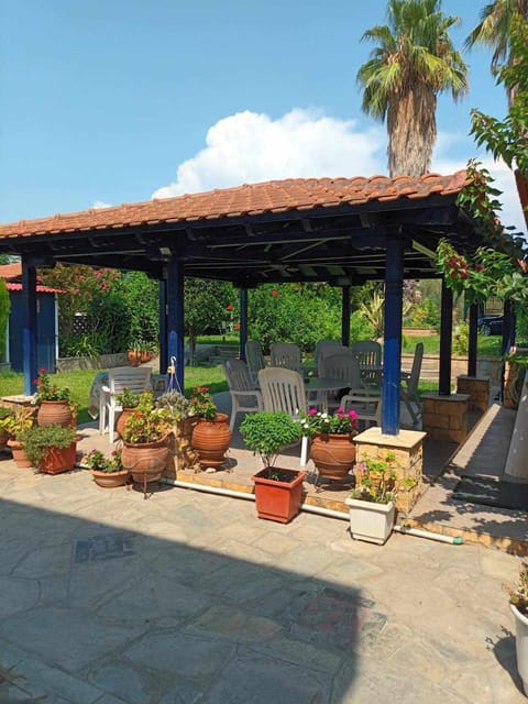 Sea Front Blue Apartment in Nikiti