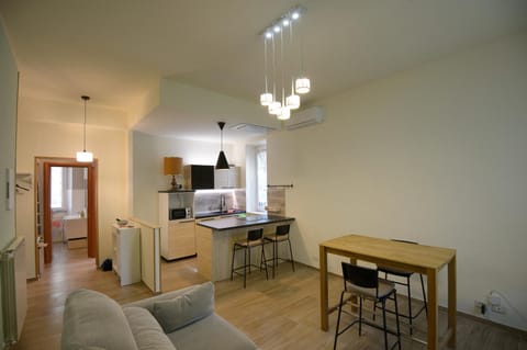 Living room, Dining area, stove