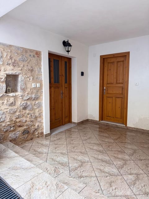 Tsakoniki filoxenia! Apartment in Leonidio