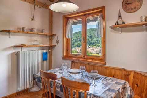 Dining area, Mountain view