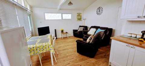 Living room, Seating area, Evening entertainment