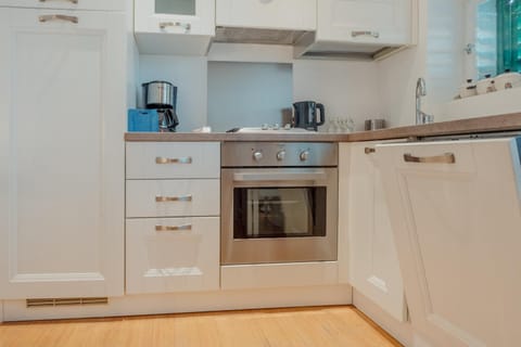 Artemar Studio x3 with sea glimpse Apartment in Trieste