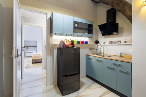 Kitchen or kitchenette, Communal kitchen, kitchen