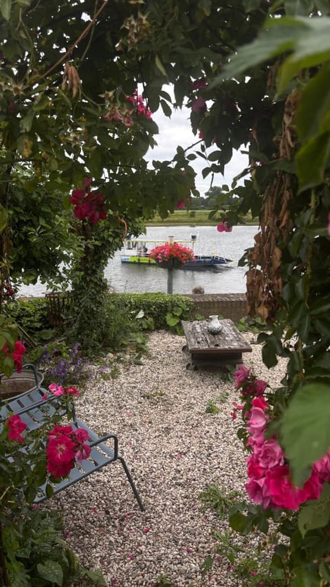 Het Maashuys Apartment in Arcen