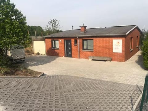 Le Coeur sur la Main Country House in Wallonia, Belgium