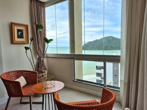 Coffee/tea facilities, Sea view