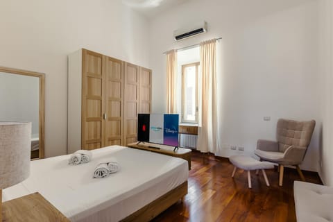 Bed, Photo of the whole room, Bedroom, towels, wardrobe, air conditioner