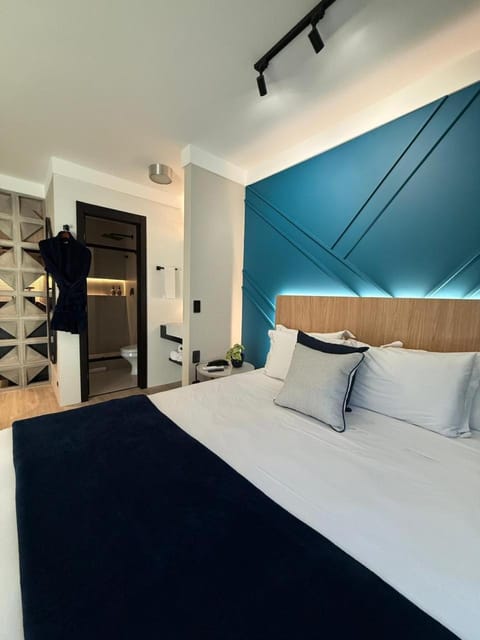 Bed, Bathroom