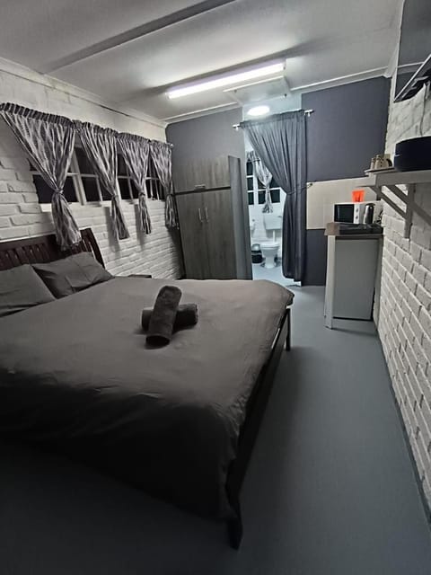 Bed, Kitchen or kitchenette, Photo of the whole room, Bedroom, wardrobe