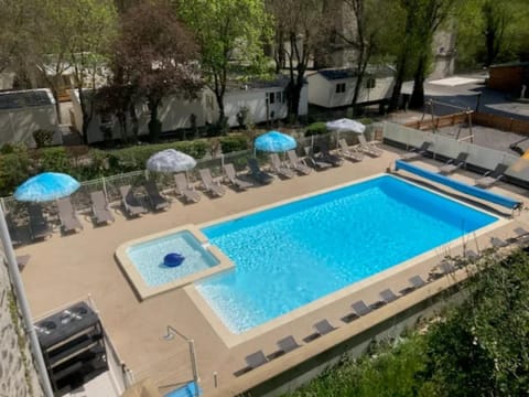 Property building, Swimming pool