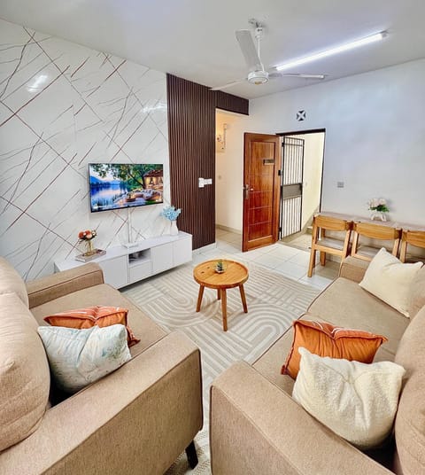 Communal lounge/ TV room, TV and multimedia, Living room, Photo of the whole room, Seating area, Evening entertainment