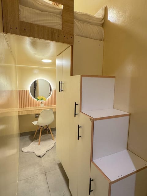 Modern Private Hostel Room near Business Bay Downtown Vacation rental in Dubai