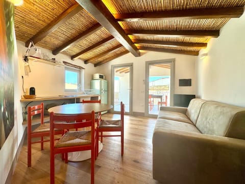 TV and multimedia, Kitchen or kitchenette, Living room, Dining area