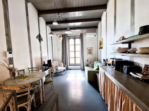 Kitchen or kitchenette, Living room