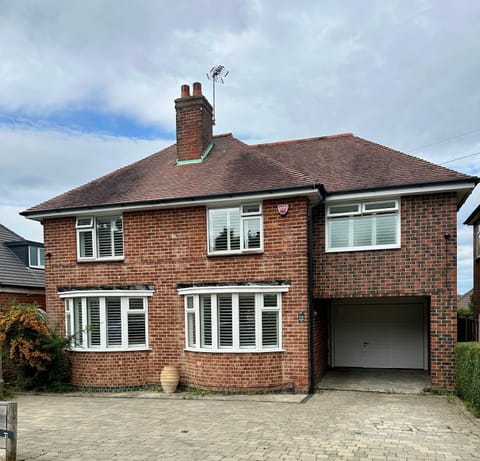 Amazing City Centre Home House in Derby