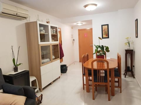 Acogedor Apartamento con piscina SOLO FAMILIAS Apartment in Gandia