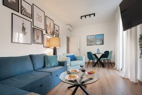 TV and multimedia, Living room, Dining area