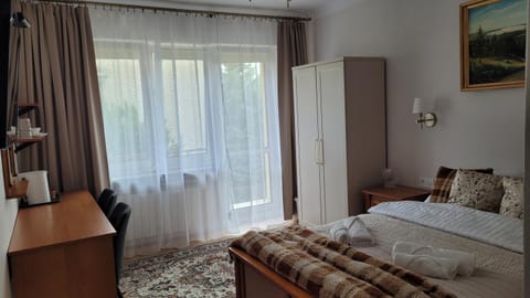 Bed, Photo of the whole room, Bedroom, wardrobe