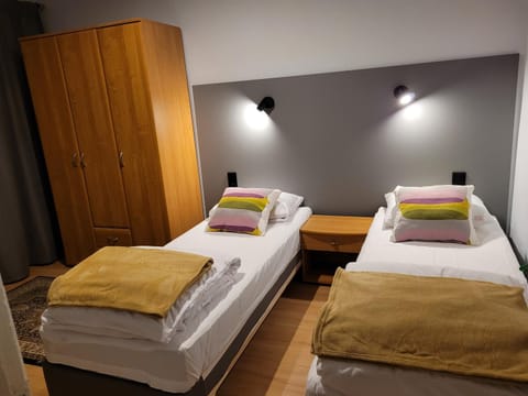 Bed, Photo of the whole room, towels