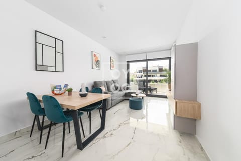 View (from property/room), Seating area, Dining area