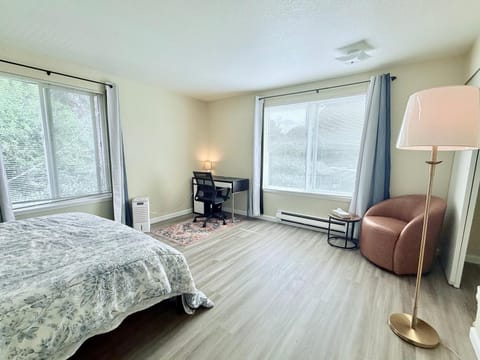 Private Room by UW Vacation rental in University District