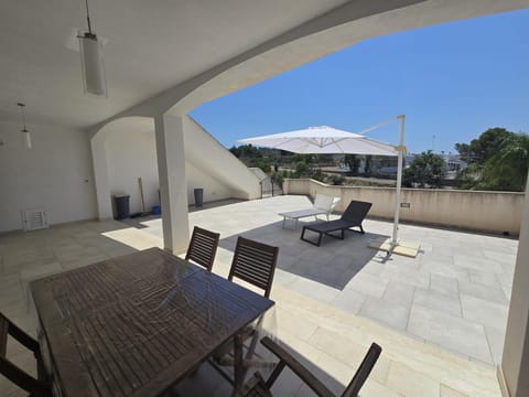 Patio, sunbed