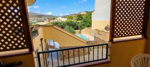 Balcony/Terrace, Balcony/Terrace, Swimming pool