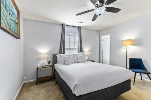 20 Mins from the Airport- Sunny Soling Hideaway House in Savannah