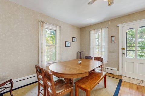 The Oversee House in Keuka Lake