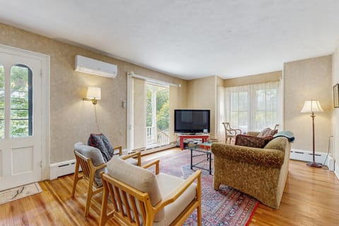 The Oversee House in Keuka Lake