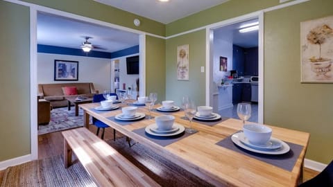 Dock & Volleyball! Near Downtown - Green Grotto House in Savannah