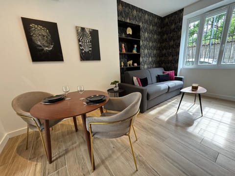 Panther Carré de Soie Medipôle Astroballe Apartment in Villeurbanne