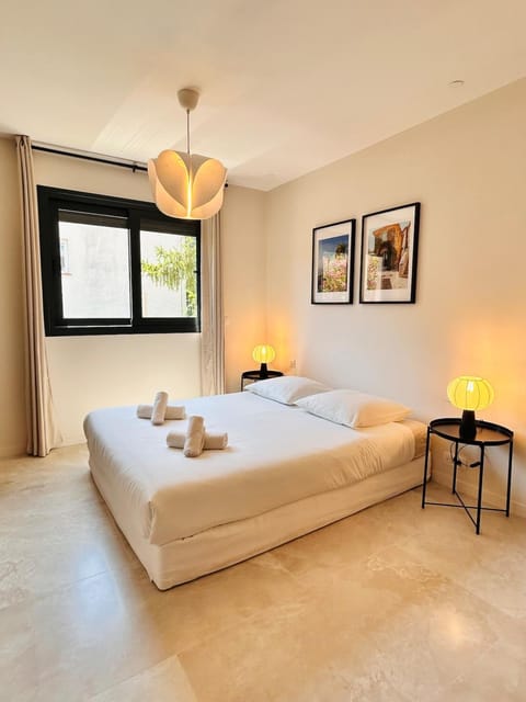 Pleasant CoLiving Room with Breakfast & Parking Apartment in Cagnes-sur-Mer