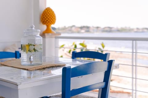 View (from property/room), Balcony/Terrace, Dining area