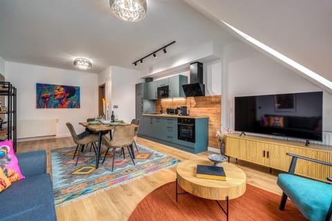 TV and multimedia, Kitchen or kitchenette, Living room, Dining area