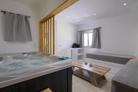 Hot Tub, Living room