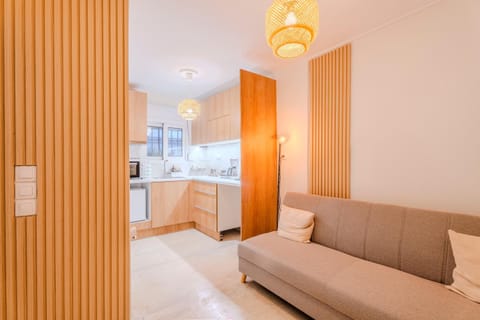 Kitchen or kitchenette, Seating area, oven