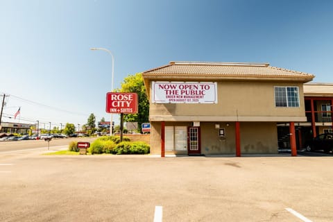 Property building, Day, Property logo or sign, Street view, Location