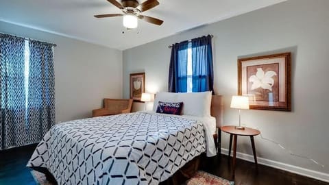 Dock&Volleyball! Near Downtown - Royal Aubergine House in Savannah