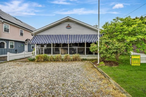 Property building, Day