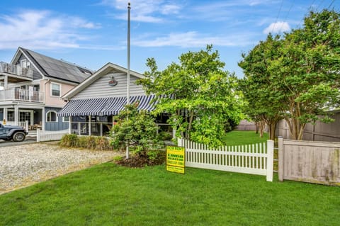 Property building, Day