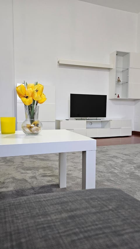 Communal lounge/ TV room, TV and multimedia, Evening entertainment