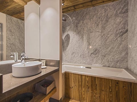 Charme alpin sous les toits de Val d'Isère - FR-1-844-9 Apartment in Val dIsere