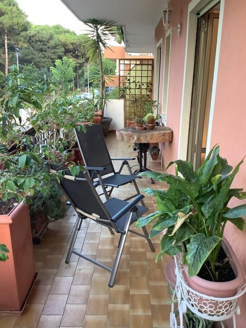 Patio, View (from property/room), Balcony/Terrace, Balcony/Terrace, Seating area, Garden view