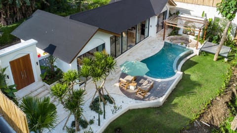 Property building, Garden, Garden view, Pool view, Swimming pool, internet, sunbed