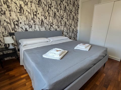 Bed, Photo of the whole room, Bedroom, towels, wardrobe