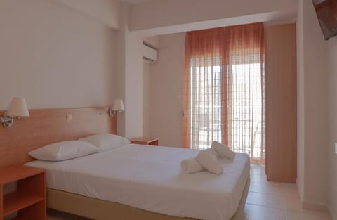 Bed, Photo of the whole room, Bedroom, air conditioner