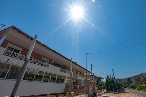 Property building, Day, Neighbourhood